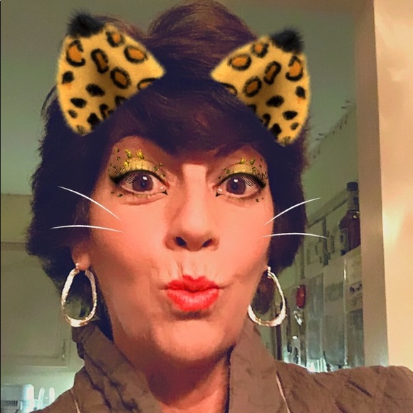 Meet your Posher, Nichole - Picture 5 of 8